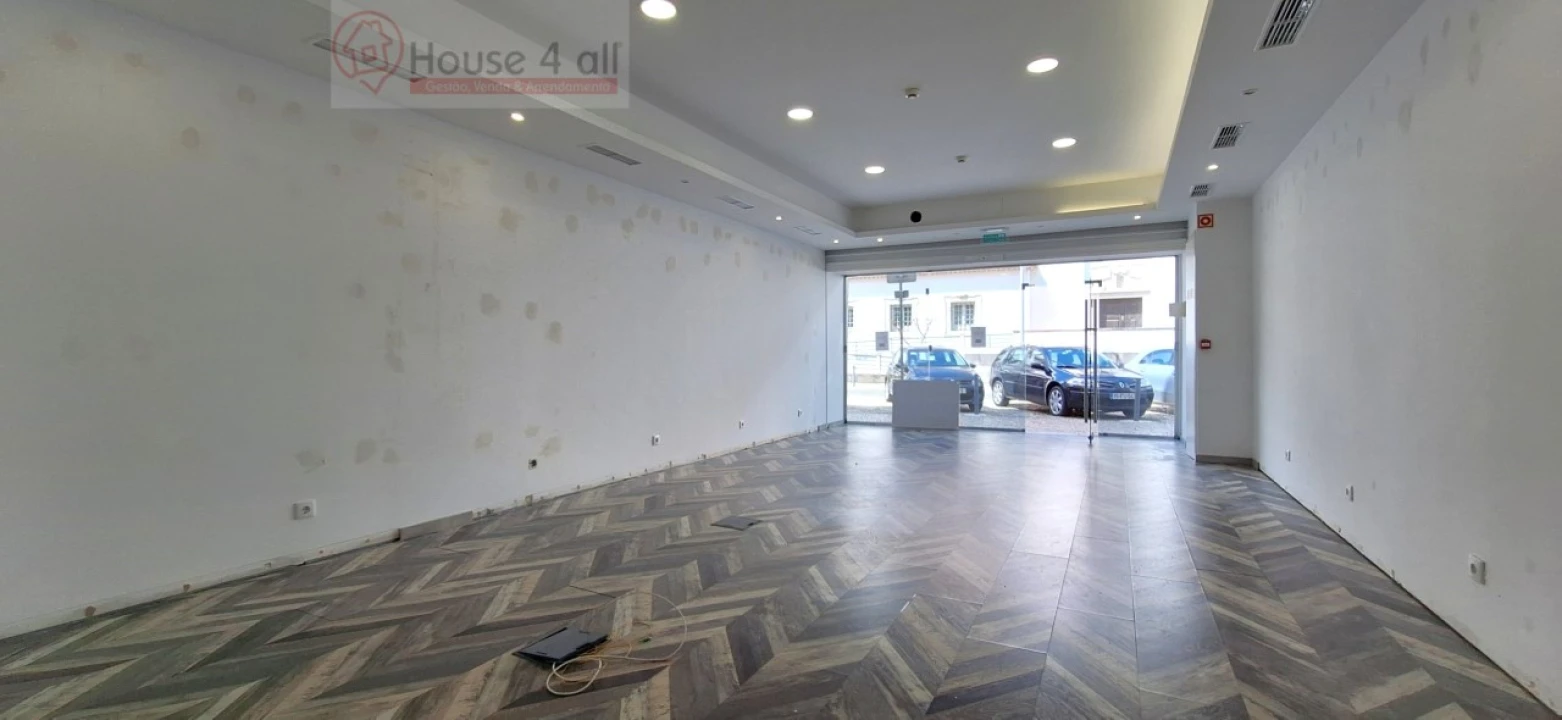 Loja para Arrendamento em Nossa Senhora do Pópulo, Coto e São Gregório Foto 3