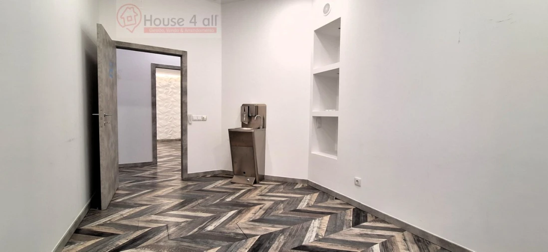 Loja para Arrendamento em Nossa Senhora do Pópulo, Coto e São Gregório Foto 7