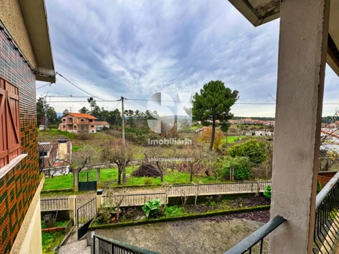 Moradia T3 para Venda em Paços Foto 27