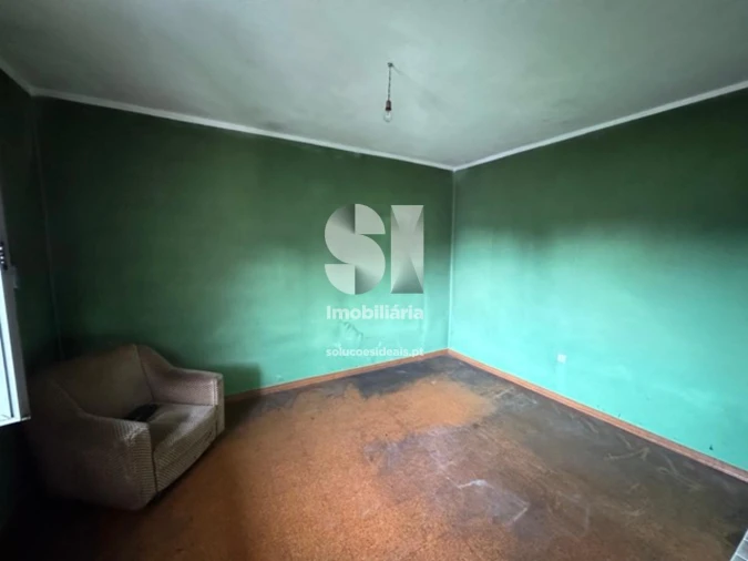 Moradia T3 para Venda em Paços Foto 11