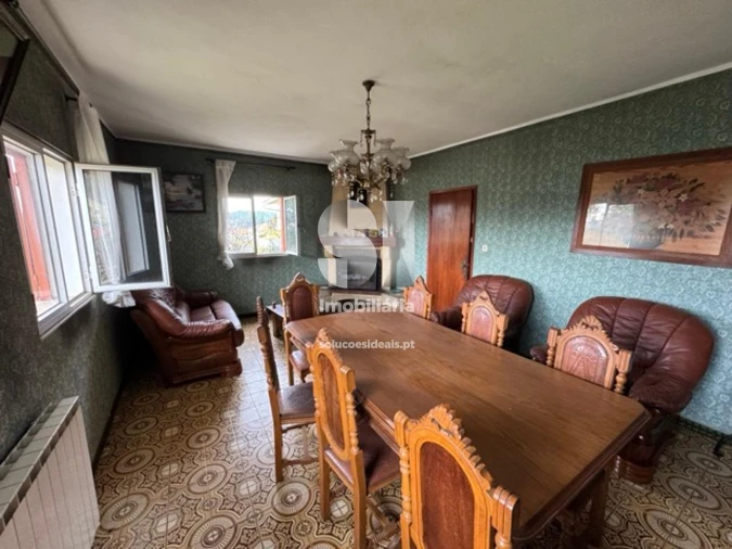 Moradia T3 para Venda em Paços Foto 10