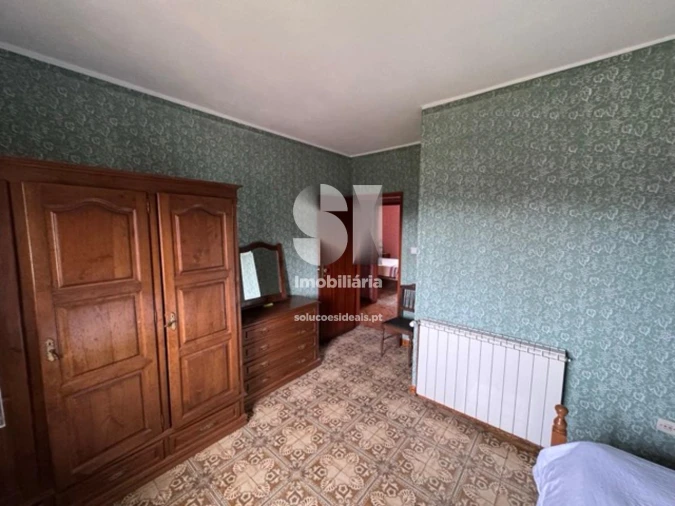 Moradia T3 para Venda em Paços Foto 15