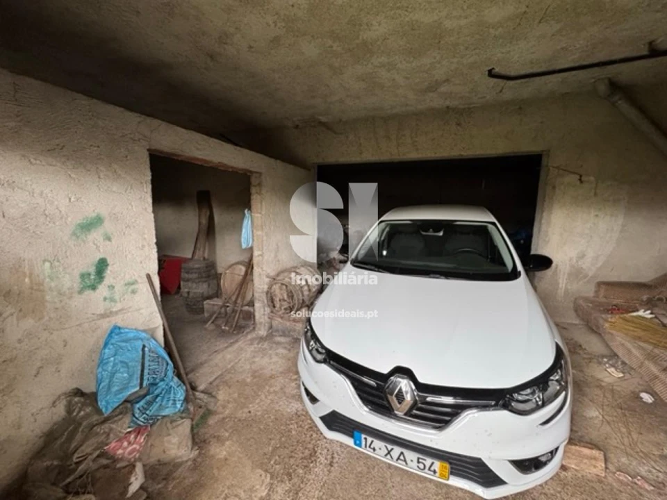 Moradia T3 para Venda em Paços Foto 25