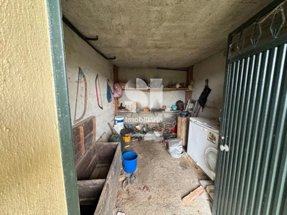 Moradia T3 para Venda em Paços Foto 24