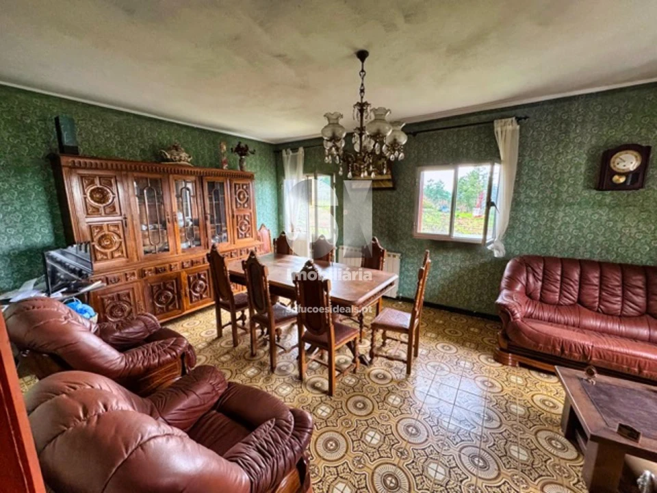 Moradia T3 para Venda em Paços Foto 7