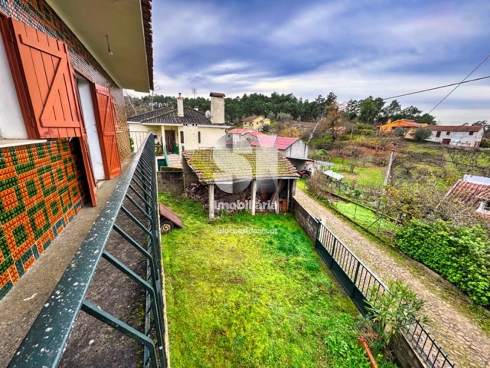 Moradia T3 para Venda em Paços Foto 27