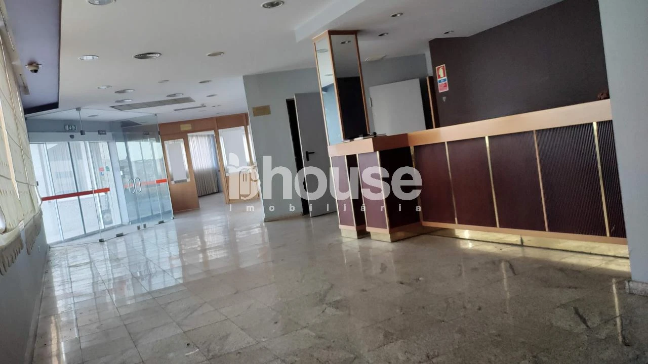 Prédio para Venda em Valpaços e Sanfins Foto 7