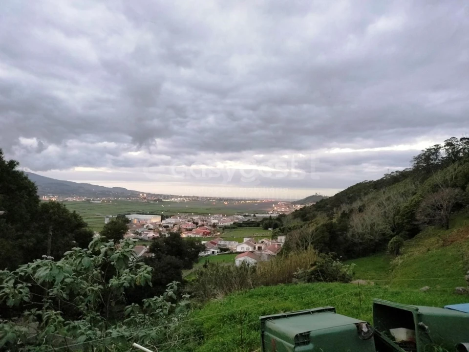 Moradia T3 para Venda em Praia da Vitoria (Santa Cruz) Foto 5