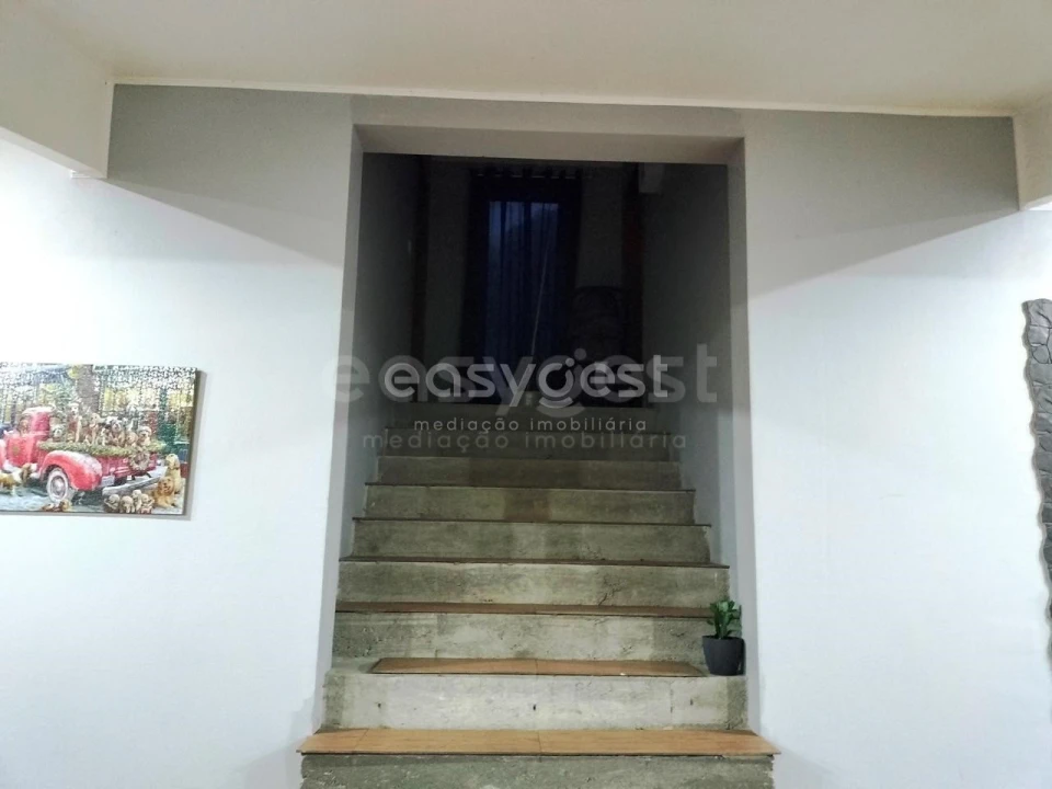 Moradia T3 para Venda em Praia da Vitoria (Santa Cruz) Foto 16