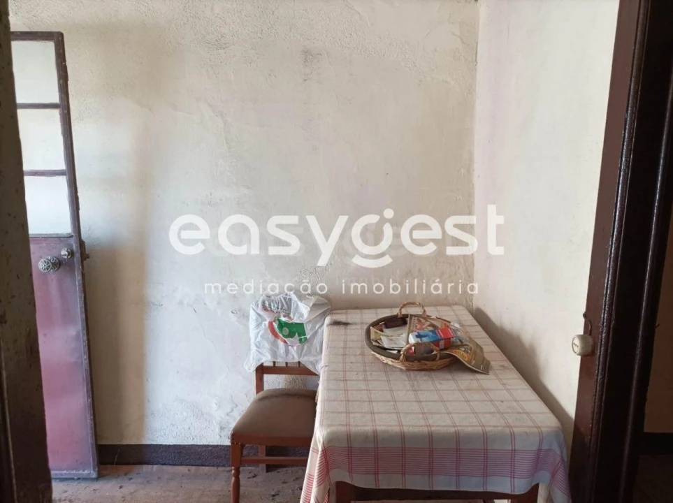 Moradia T1 para Venda em Ervedal e Vila Franca da Beira Foto 5