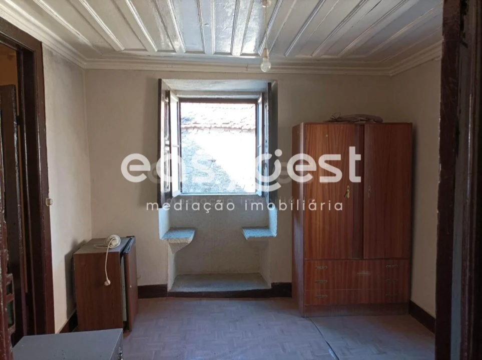 Moradia T1 para Venda em Ervedal e Vila Franca da Beira Foto 10