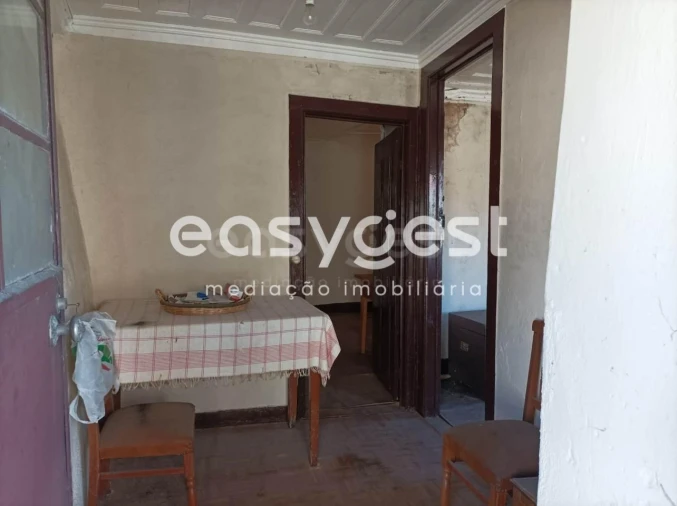 Moradia T1 para Venda em Ervedal e Vila Franca da Beira Foto 4
