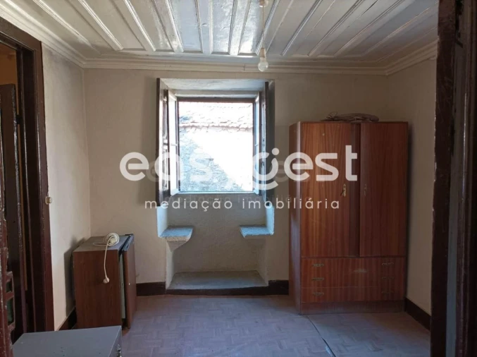 Moradia T1 para Venda em Ervedal e Vila Franca da Beira Foto 10