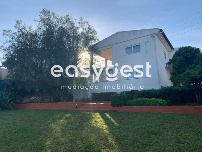 Moradia T6 para Venda em Santo Antão e São Julião do Tojal Foto 1