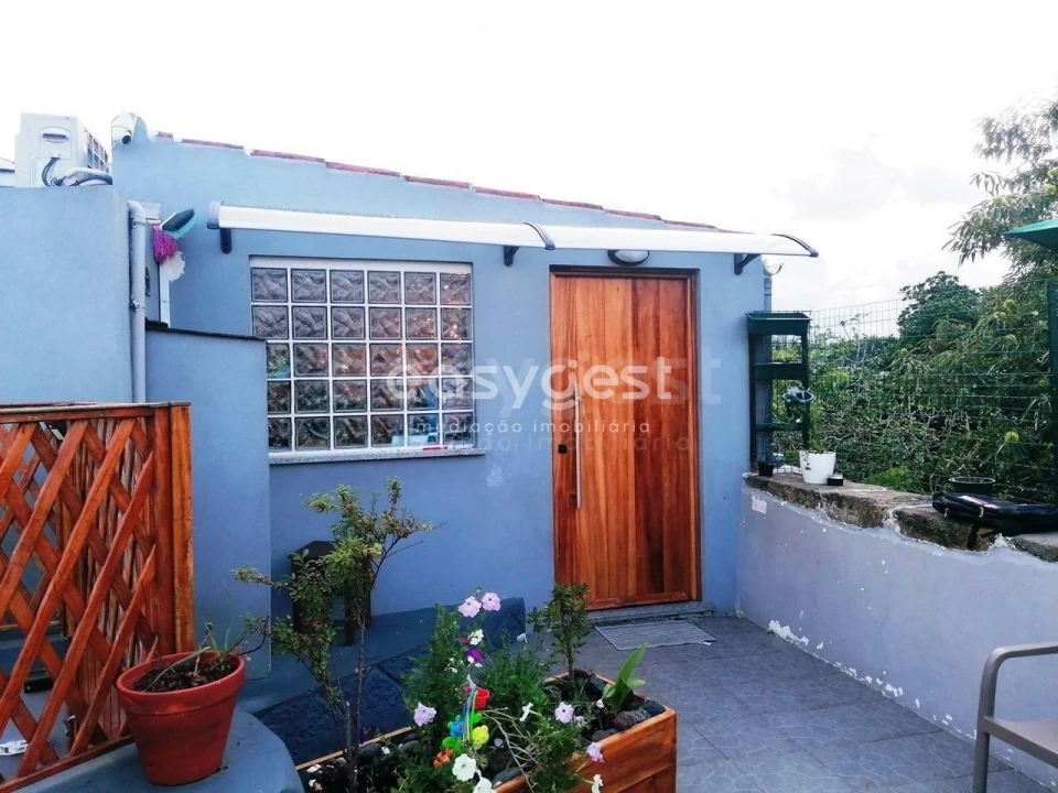 Moradia T3 para Venda em Praia da Vitoria (Santa Cruz) Foto 17