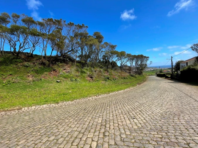 Terreno para Venda em Praia da Vitoria (Santa Cruz) Foto 2