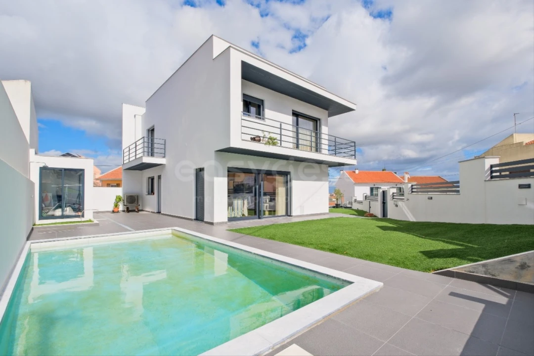 Moradia T4 para Venda em Camarate, Unhos e Apelação Foto 8