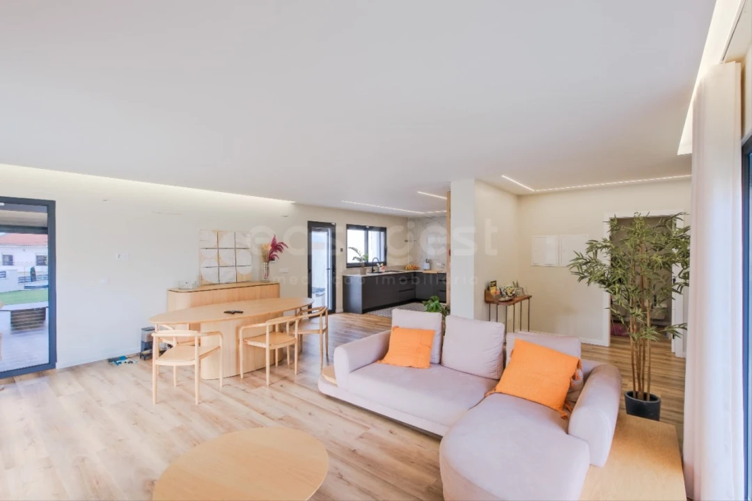 Moradia T4 para Venda em Camarate, Unhos e Apelação Foto 22