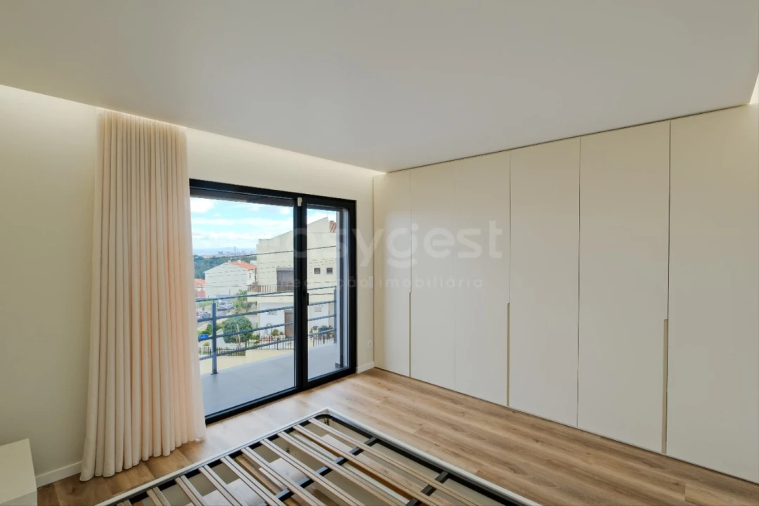 Moradia T4 para Venda em Camarate, Unhos e Apelação Foto 52