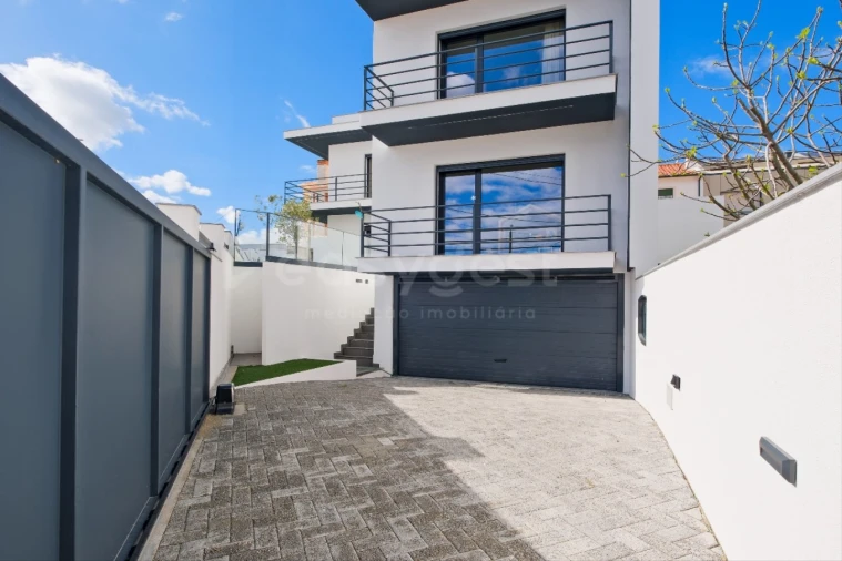 Moradia T4 para Venda em Camarate, Unhos e Apelação Foto 10