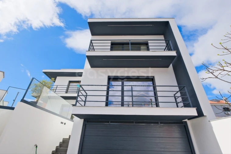 Moradia T4 para Venda em Camarate, Unhos e Apelação Foto 11