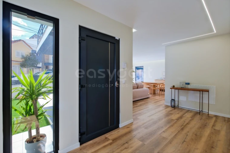 Moradia T4 para Venda em Camarate, Unhos e Apelação Foto 13