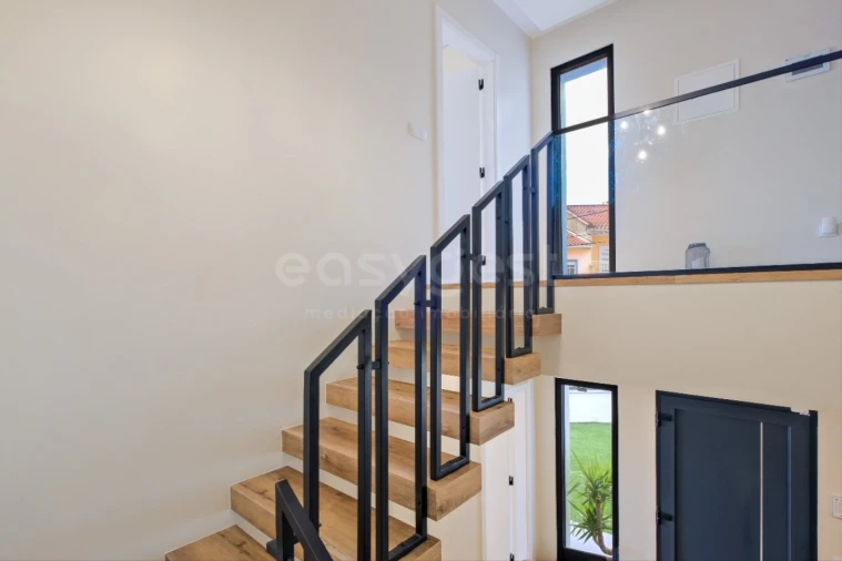 Moradia T4 para Venda em Camarate, Unhos e Apelação Foto 30