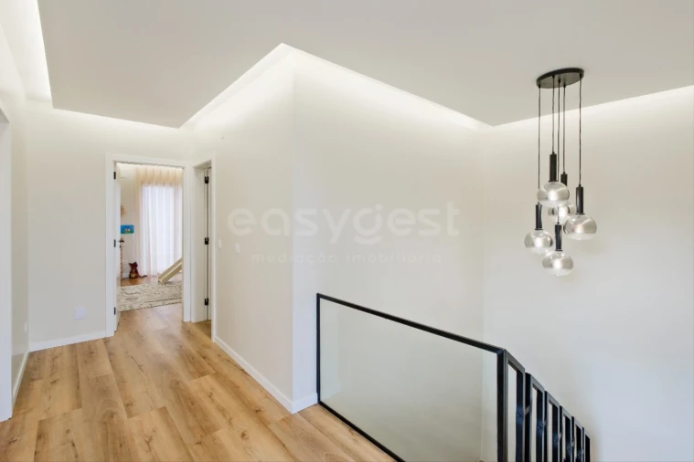 Moradia T4 para Venda em Camarate, Unhos e Apelação Foto 32