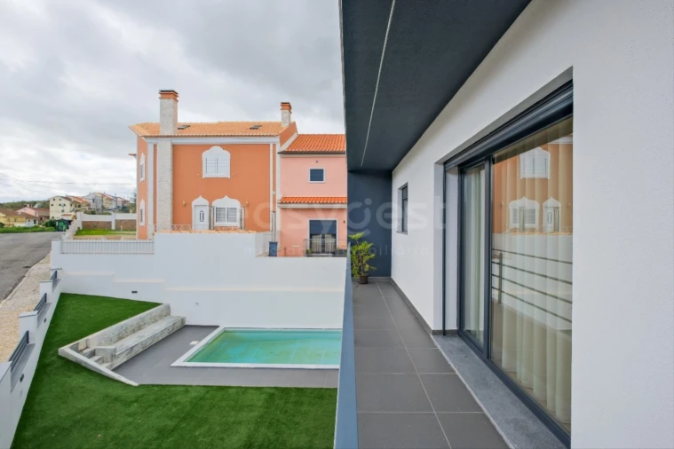 Moradia T4 para Venda em Camarate, Unhos e Apelação Foto 44