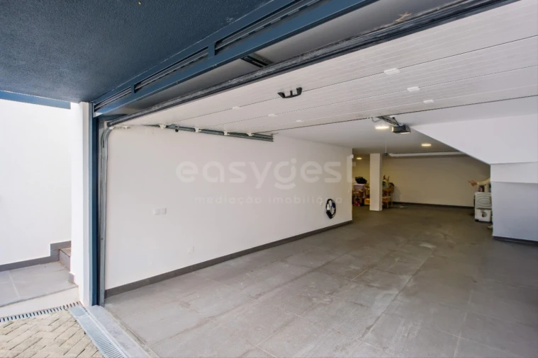 Moradia T4 para Venda em Camarate, Unhos e Apelação Foto 58