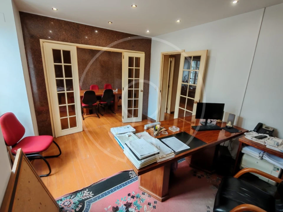 Apartamento T2 para Venda em Areeiro Foto 5