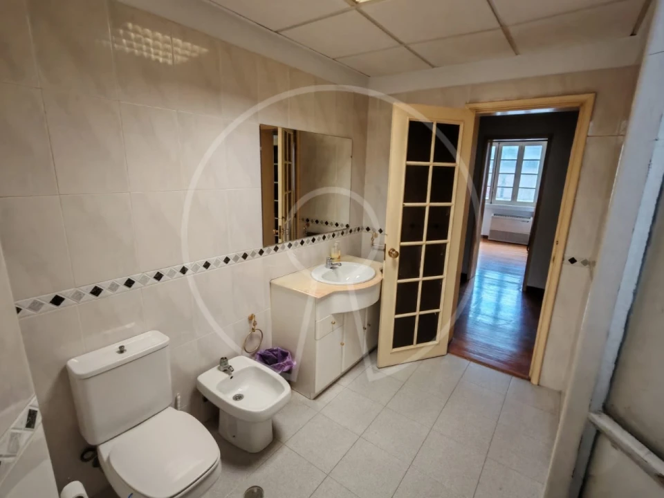 Apartamento T2 para Venda em Areeiro Foto 11