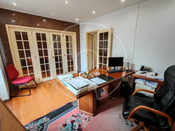 Apartamento T2 para Venda em Areeiro Foto 4