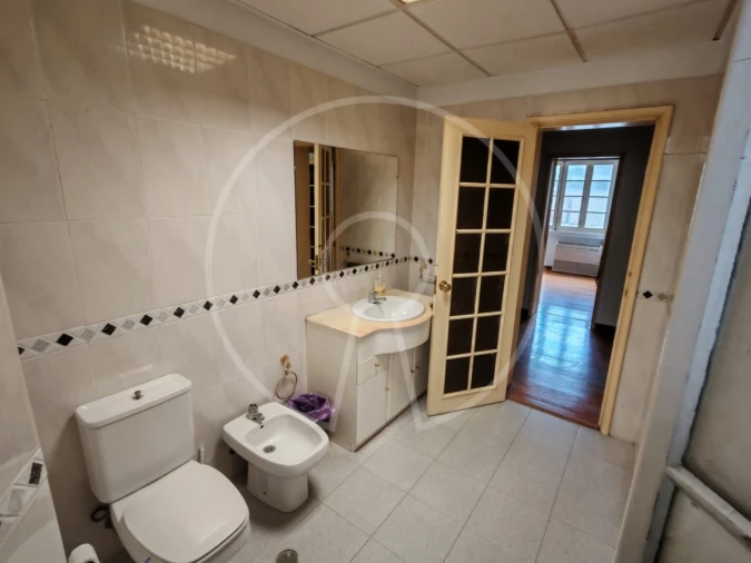 Apartamento T2 para Venda em Areeiro Foto 11