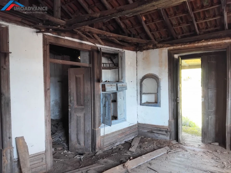 Moradia T8 para Venda em Lorvão Foto 10