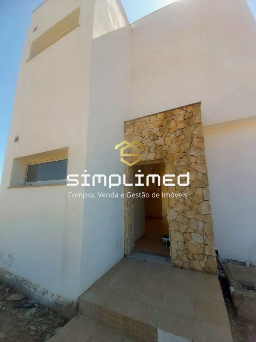 Moradia T3 para Venda em Santa Luzia Foto 3