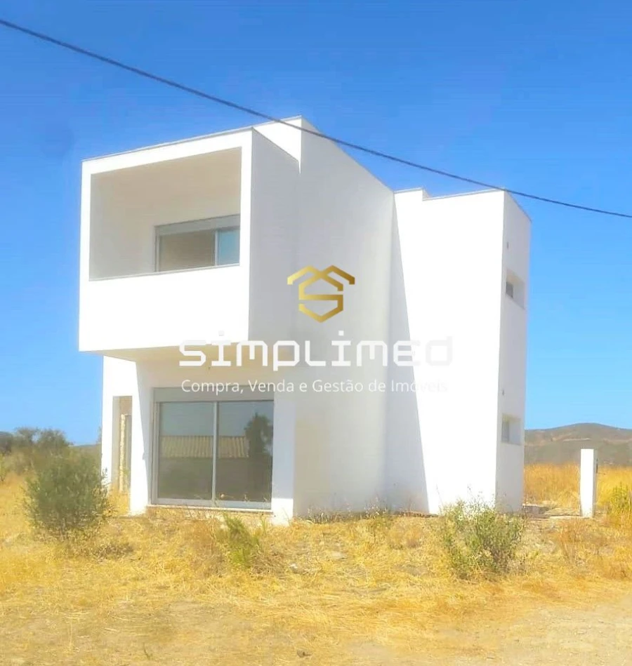 Moradia T3 para Venda em Santa Luzia Foto 1