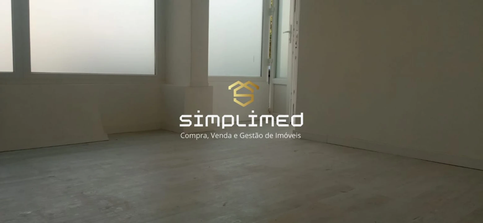 Loja para Venda em Laranjeiro e Feijó Foto 1