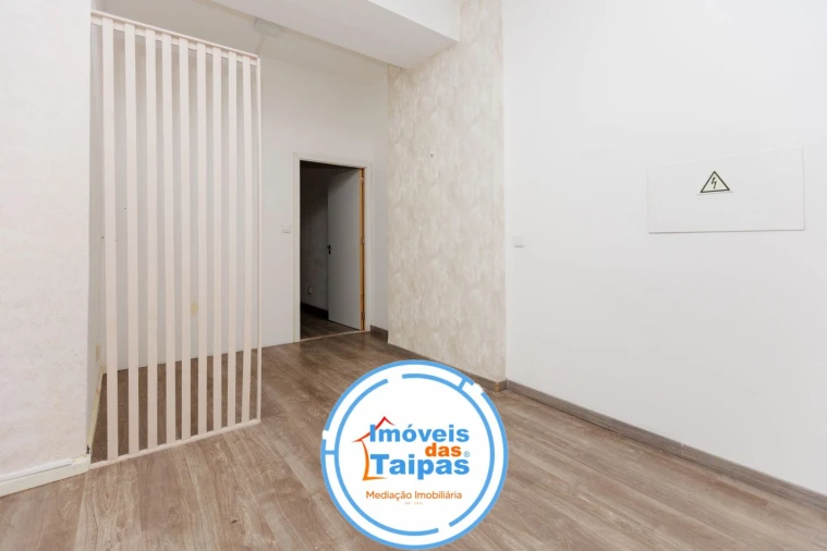 Loja para Venda em Caldelas Foto 1