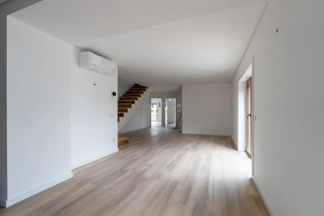 Apartamento T5 para Venda em Campanhã Foto 1