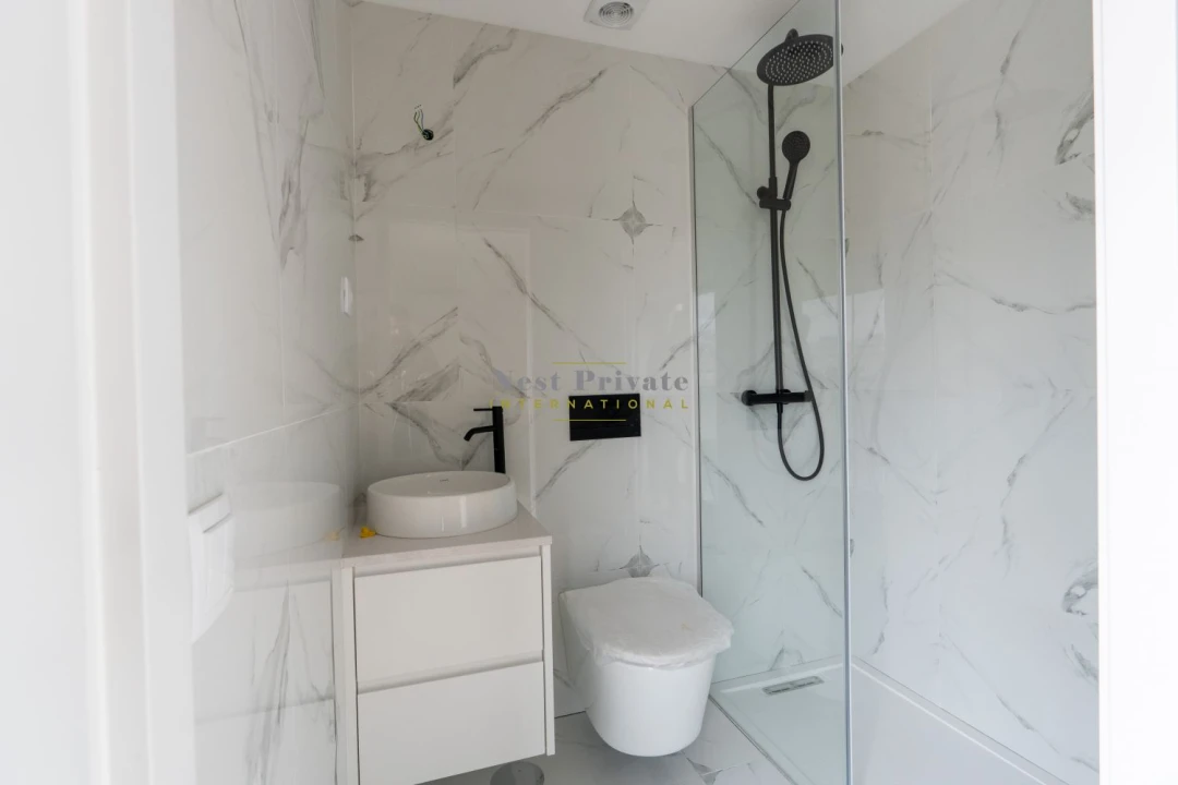 Apartamento T5 para Venda em Campanhã Foto 21