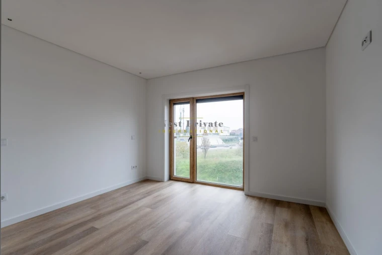 Apartamento T5 para Venda em Campanhã Foto 8