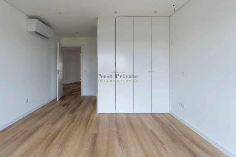 Apartamento T5 para Venda em Campanhã Foto 29