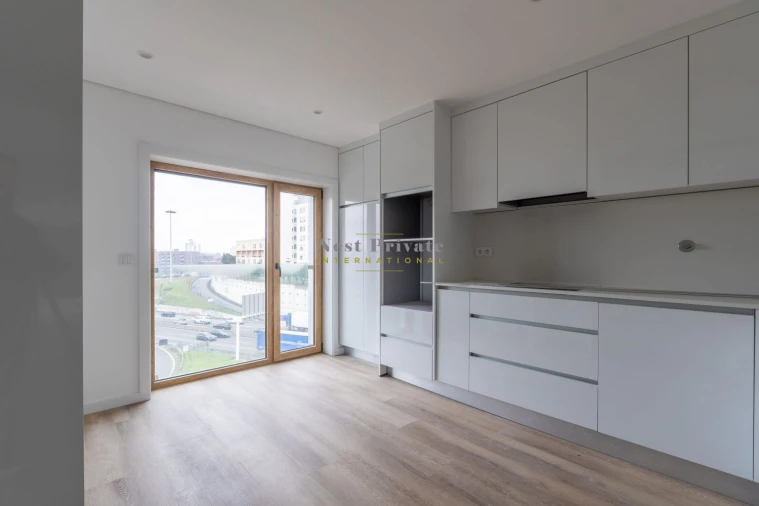 Apartamento T5 para Venda em Campanhã Foto 4