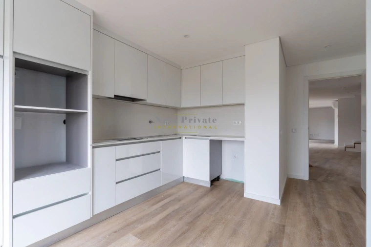 Apartamento T5 para Venda em Campanhã Foto 5