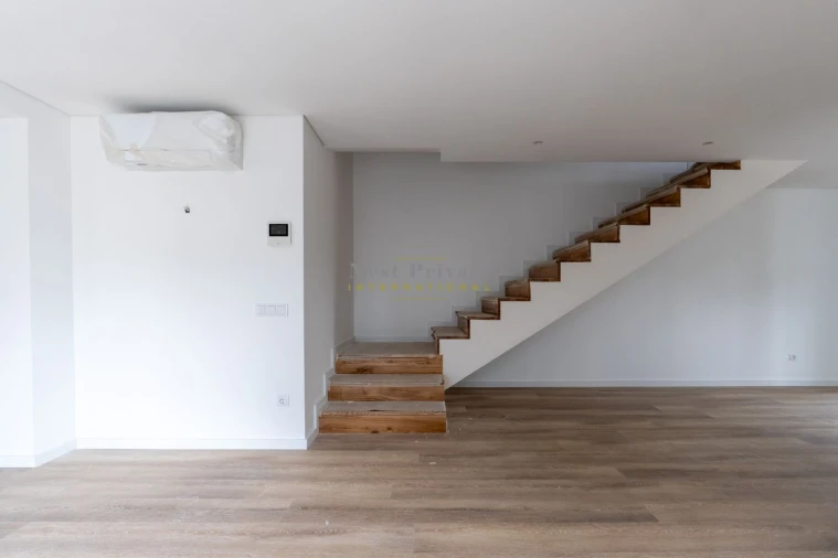 Apartamento T5 para Venda em Campanhã Foto 2