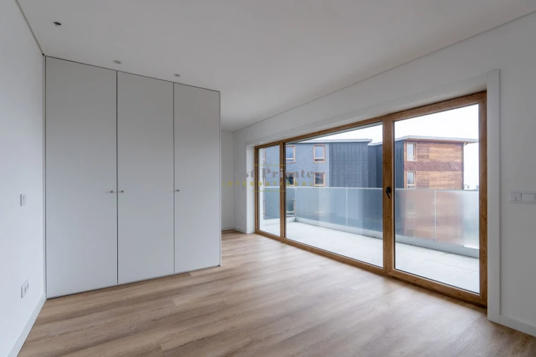 Apartamento T5 para Venda em Campanhã Foto 13