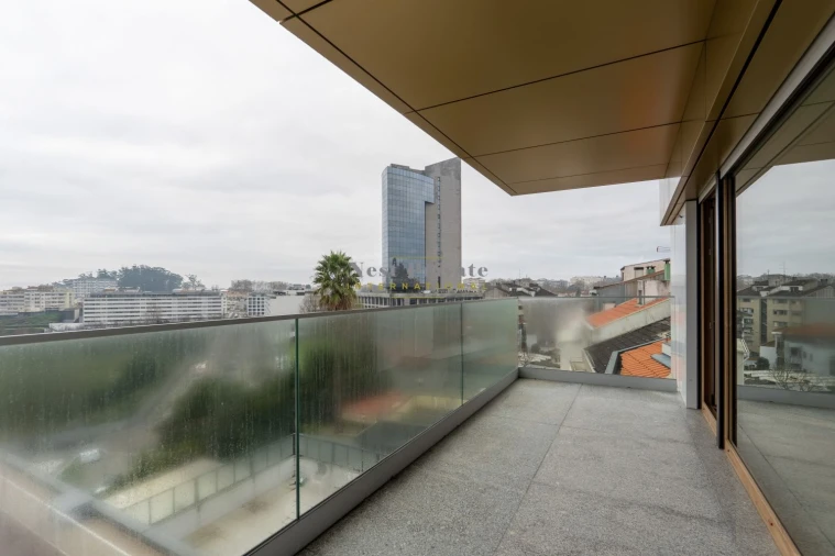 Apartamento T5 para Venda em Campanhã Foto 15