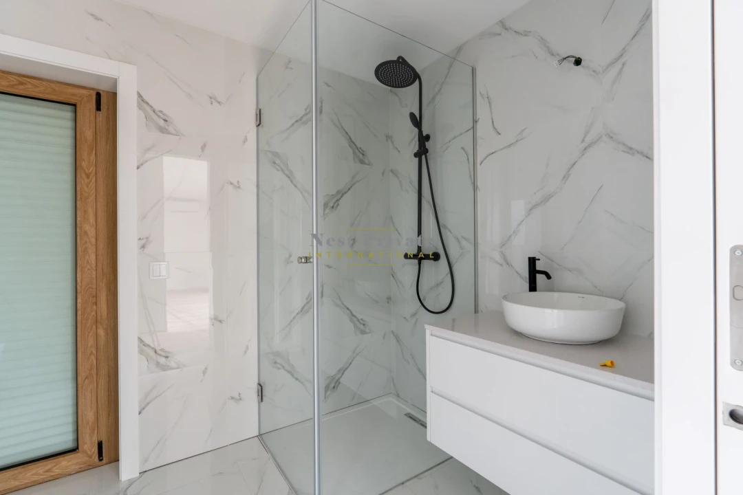 Apartamento T5 para Venda em Campanhã Foto 18