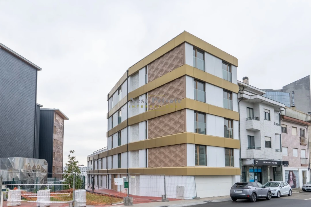 Apartamento T5 para Venda em Campanhã Foto 32